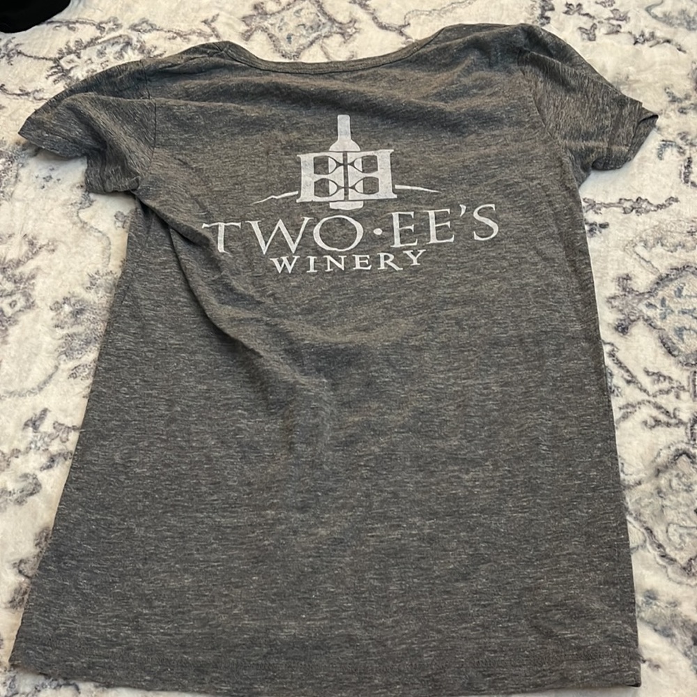 Gray Cheers tee - Picture 2 of 2